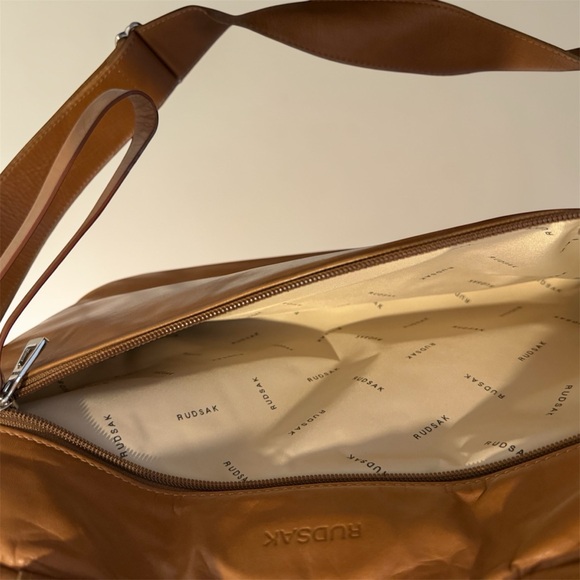 RUDSAK Tan Leather Laptop Bag - Structured & Professional - Picture 5 of 9